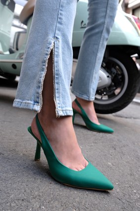 Clark Model Topuk Dekolteli Topuklu Ayakkabı Yeşil Mat Saten